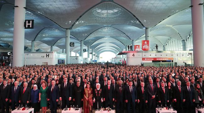 İstanbul Havalimanı'nın açılış töreni uluslararası katılımla, 95'inci yıldönümü kutlanan Cumhuriyet Bayramı'nda yapıldı!